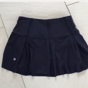 Lululemon skirt size 4